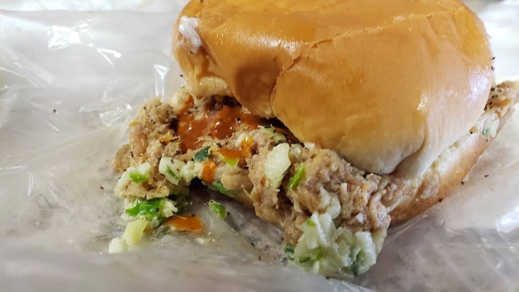 Doumars Cones & Barbecue | restaurant | 1919 Monticello Ave, Norfolk, VA 23517, USA | 7576274163 OR +1 757-627-4163