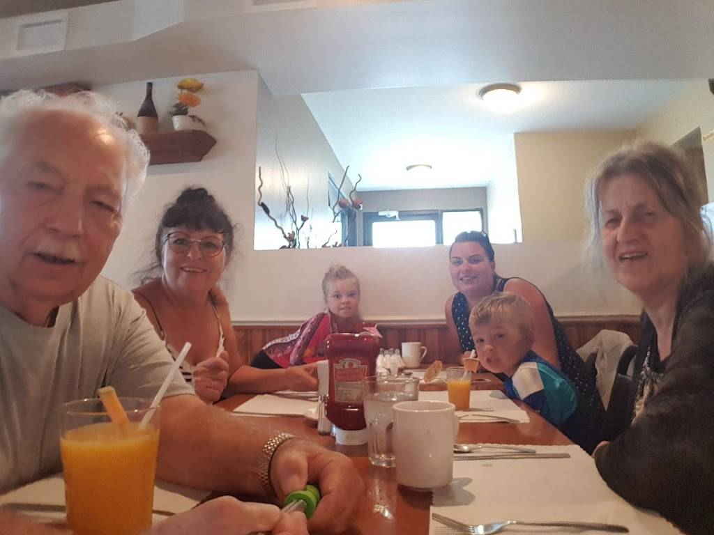 Restaurant le boulevard chez Karine | restaurant | 2295 Boulevard Dionne, Saint-Georges, QC G5Y 3X5, Canada | 4182288292 OR +1 418-228-8292