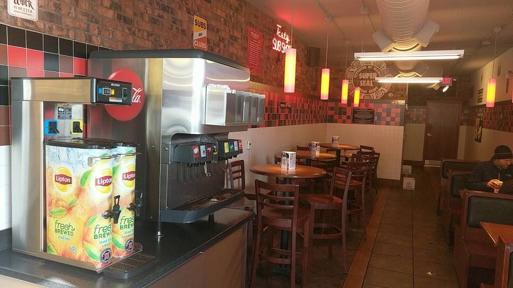 Jimmy Johns | meal delivery | 869 S Main St, West Bend, WI 53095, USA | 2623340100 OR +1 262-334-0100