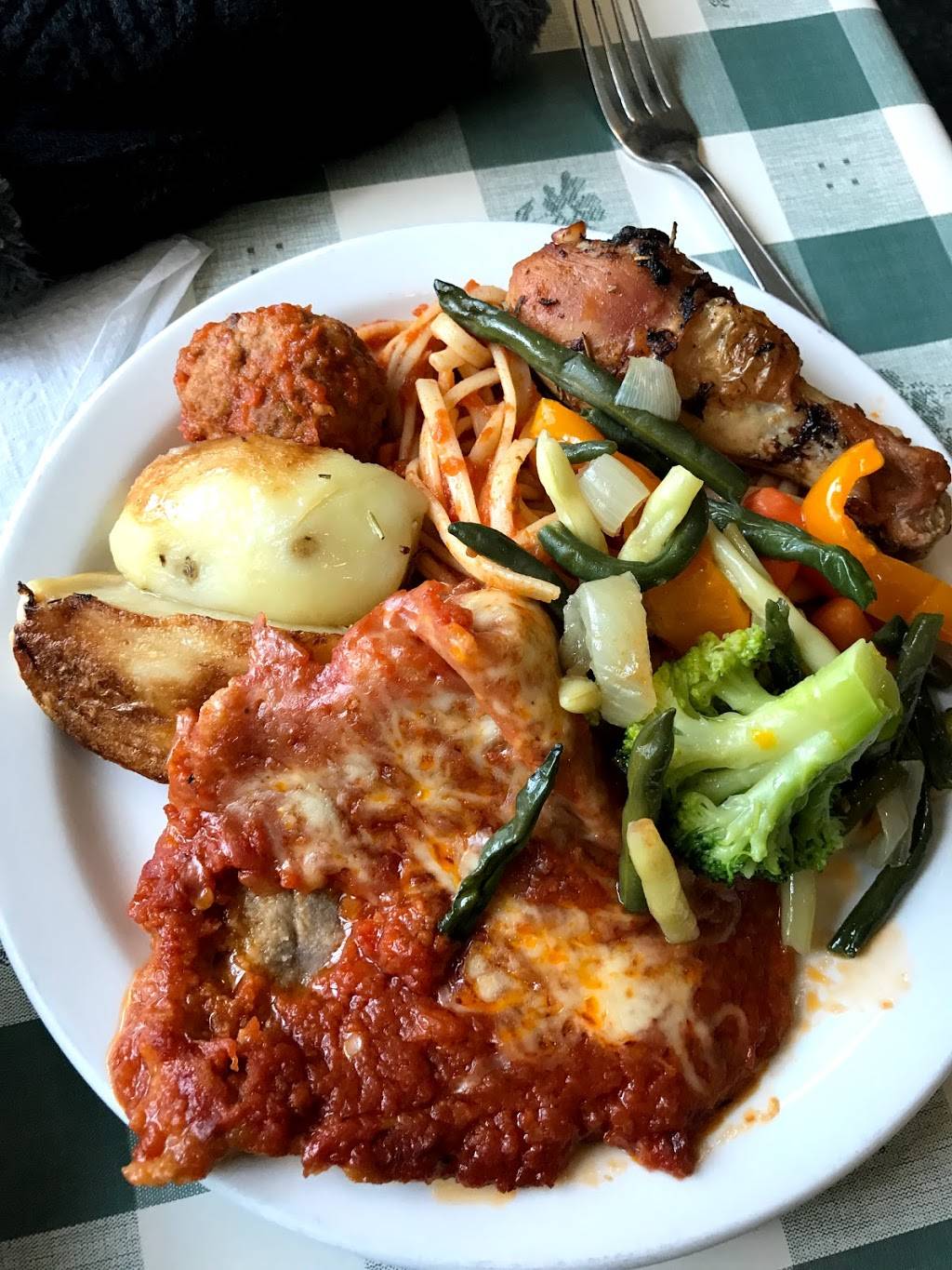 Nancy Trattoria Restaurant | restaurant | 2023 Williams Pkwy, Brampton, ON L6S 6E7, Canada | 9057927822 OR +1 905-792-7822