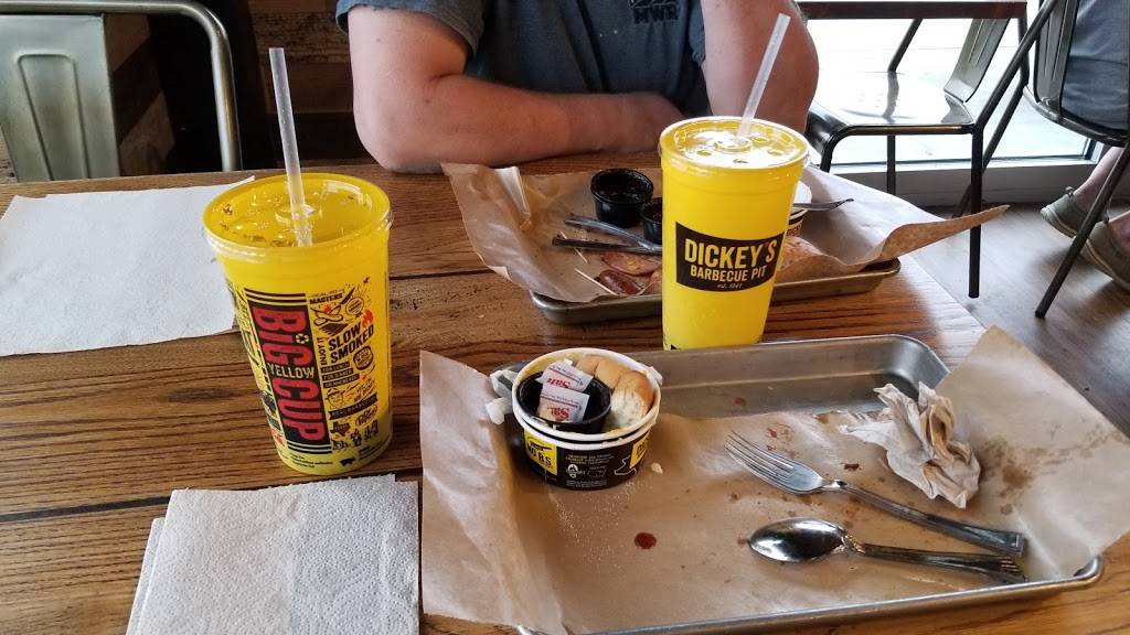Dickeys Barbecue Pit | restaurant | 3915 Britton Pkwy, Hilliard, OH 43026, USA | 6147774020 OR +1 614-777-4020