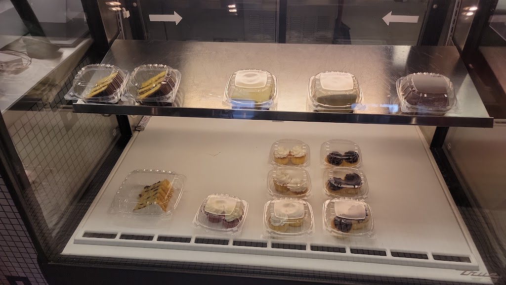 Premier Cakes Diner | restaurant | 5 E Edenton St, Raleigh, NC 27601, USA | 9192748511 OR +1 919-274-8511