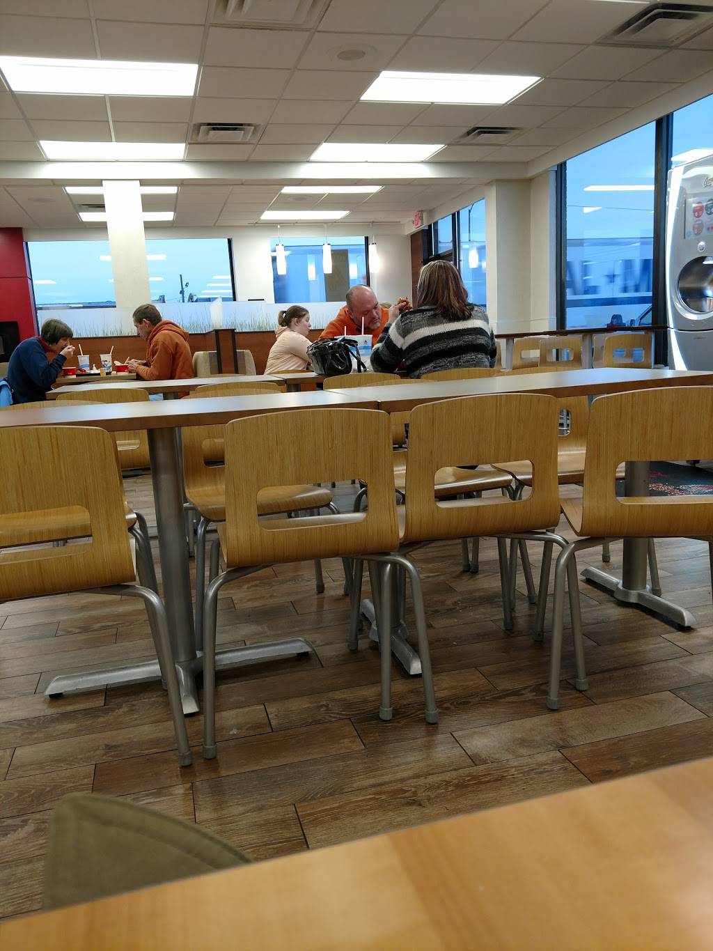 Wendys | restaurant | 229 S 3rd St, Terre Haute, IN 47807, USA | 8122328765 OR +1 812-232-8765