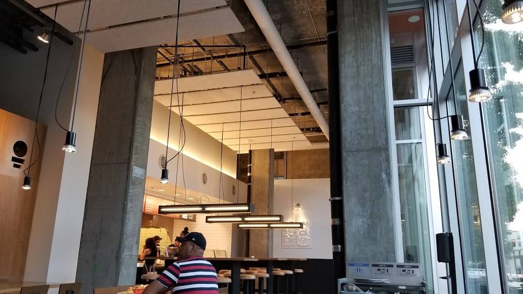 Chipotle Mexican Grill | restaurant | 1122 W 6th St #101, Los Angeles, CA 90017, USA | 2132509277 OR +1 213-250-9277