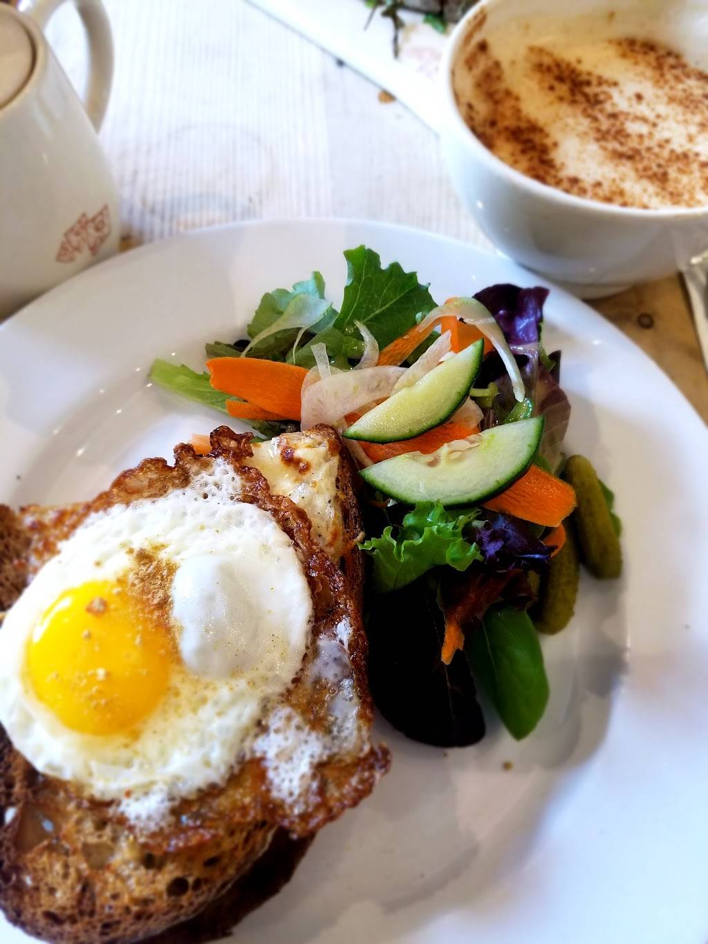 Le Pain Quotidien | restaurant | 175 N Indian Hill Blvd, Claremont, CA 91711, USA | 9094804771 OR +1 909-480-4771