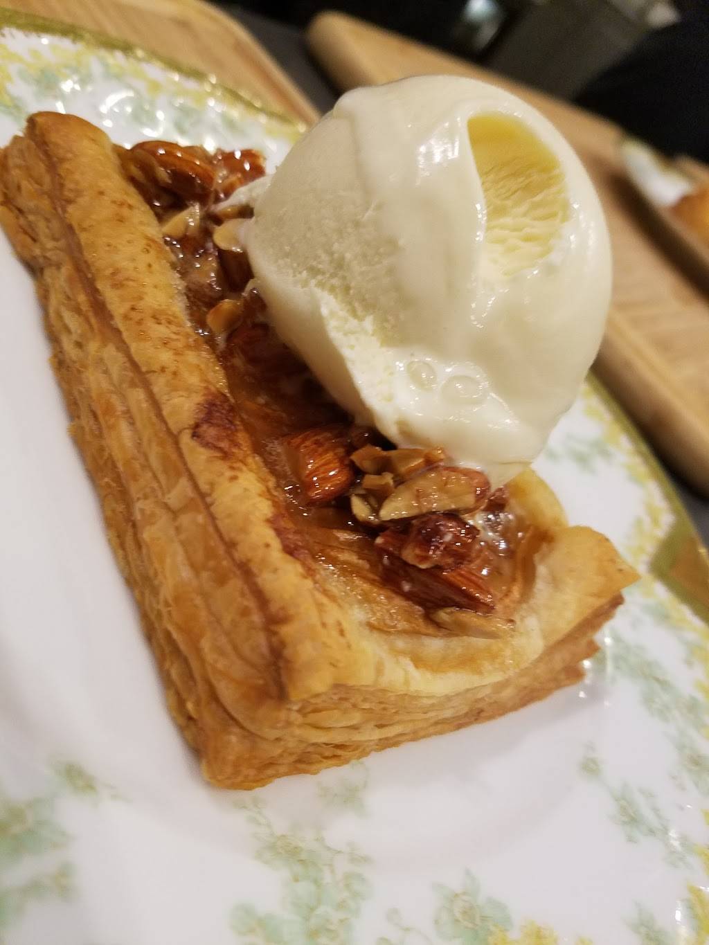 In The Kitchen with Bob Waggoner | restaurant | 164 Market St, Charleston, SC 29401, USA | 8436197529 OR +1 843-619-7529