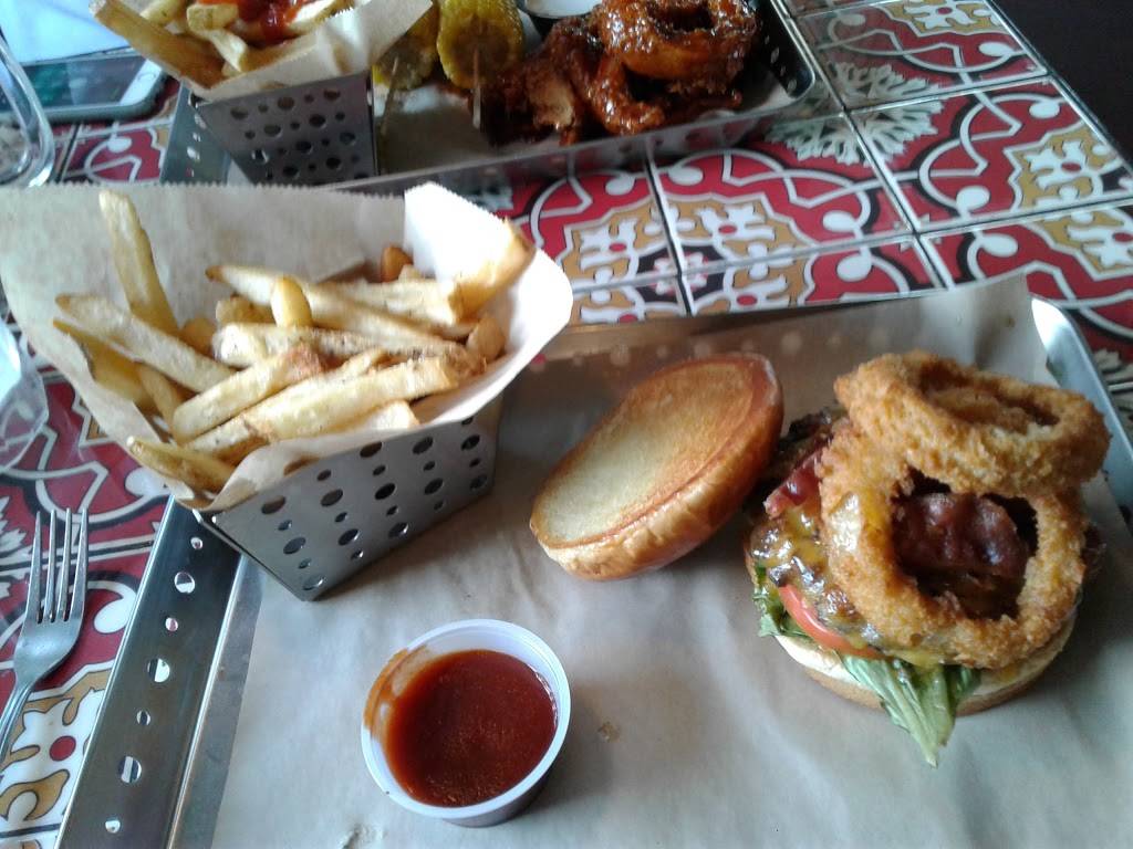 Chilis Grill & Bar | meal takeaway | 1750 W 119th St, Chicago, IL 60643, USA | 7732643611 OR +1 773-264-3611