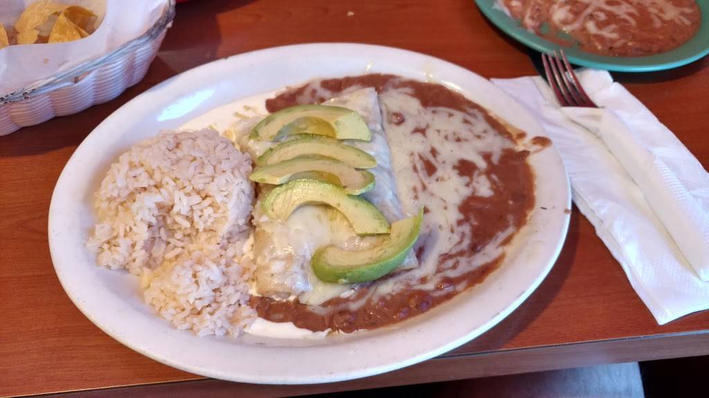 Panchos | restaurant | 16427 Victor St, Victorville, CA 92395, USA | 7608433336 OR +1 760-843-3336