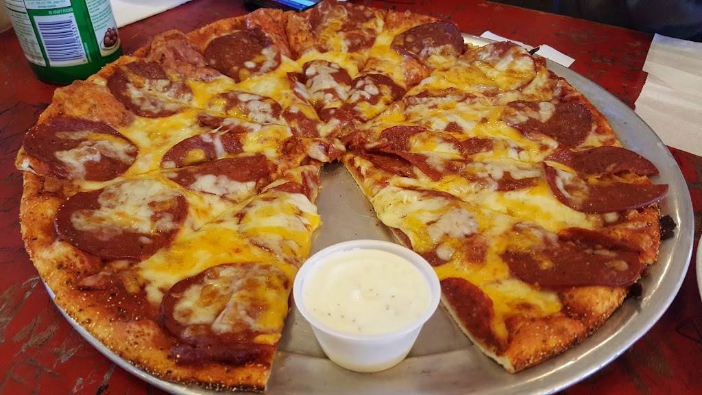 Chicos Pizza Parlor | restaurant | 4301 Pacific Way, Seaview, WA 98644, USA | 3606423207 OR +1 360-642-3207
