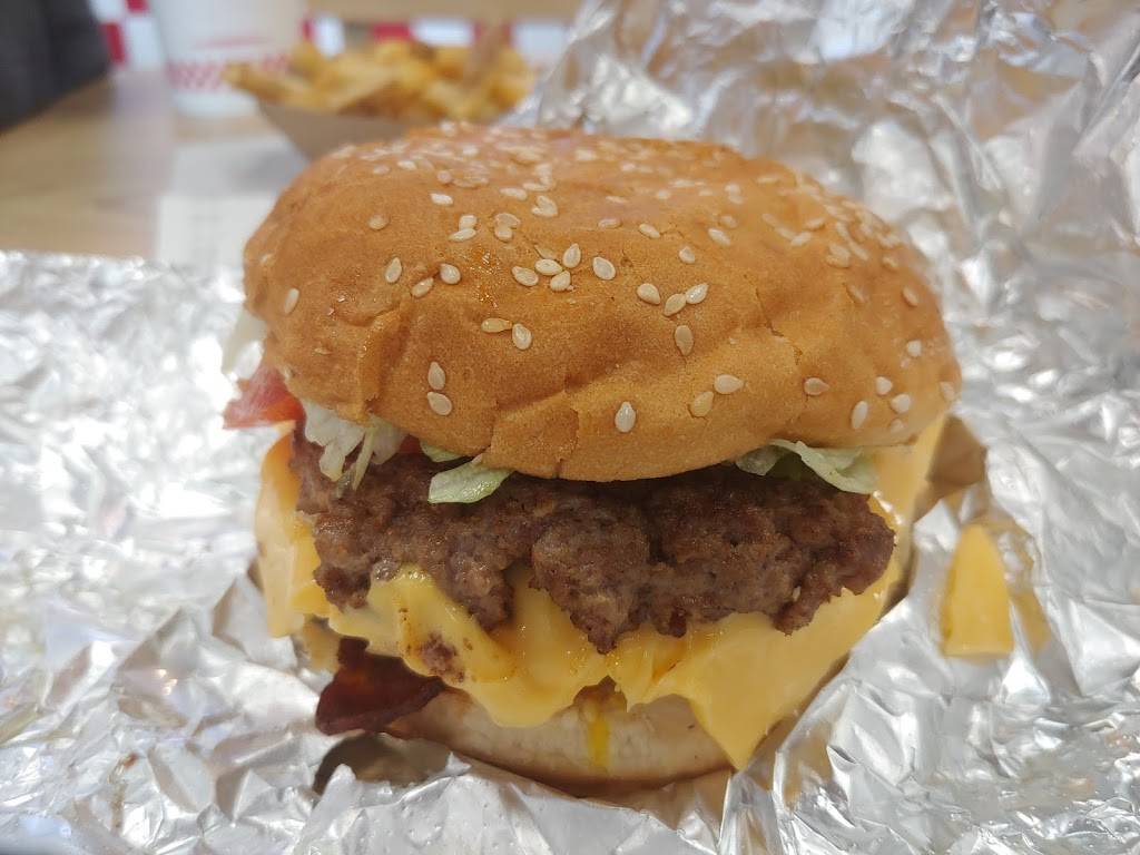 Five Guys | meal takeaway | 2690 Tuscany St, Corona, CA 92881, USA | 9512800555 OR +1 951-280-0555
