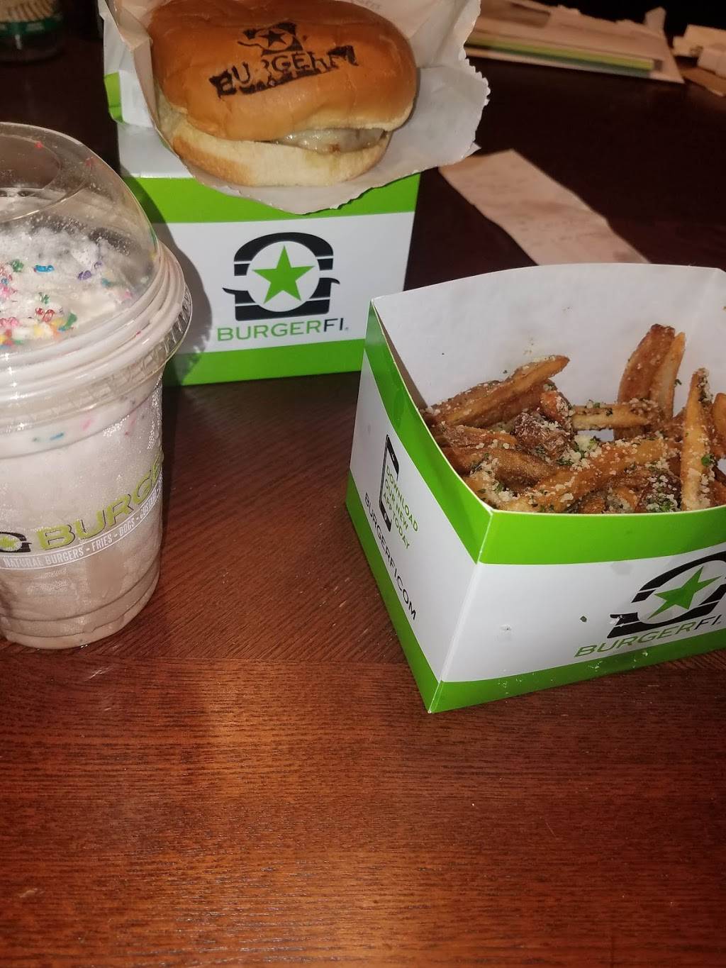 BurgerFi | restaurant | 8145 Honeygo Blvd Unit 3C, Nottingham, MD 21236, USA | 4108701294 OR +1 410-870-1294