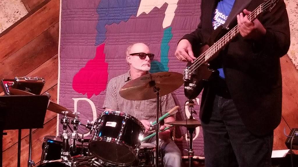 Godfrey Daniels coffee House | restaurant | 7 E 4th St, Bethlehem, PA 18015, USA | 6108672390 OR +1 610-867-2390