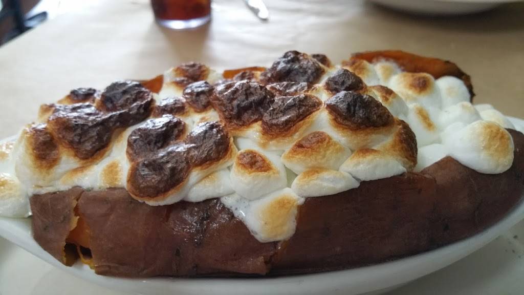 Cher Amies | restaurant | 15628 W Main St, Cut Off, LA 70345, USA | 9853253333 OR +1 985-325-3333