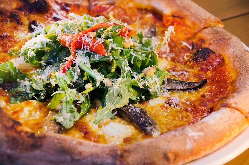 Fireside Pies | restaurant | 2820 N Henderson Ave, Dallas, TX 75206, USA | 2143703916 OR +1 214-370-3916