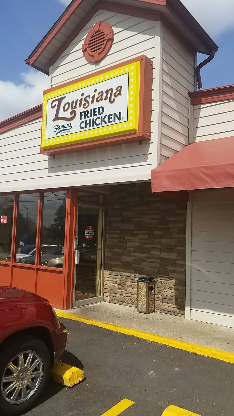 Louisiana Famous Fried Chicken | restaurant | 61 E Waterloo Rd, Akron, OH 44319, USA | 2347182484 OR +1 234-718-2484