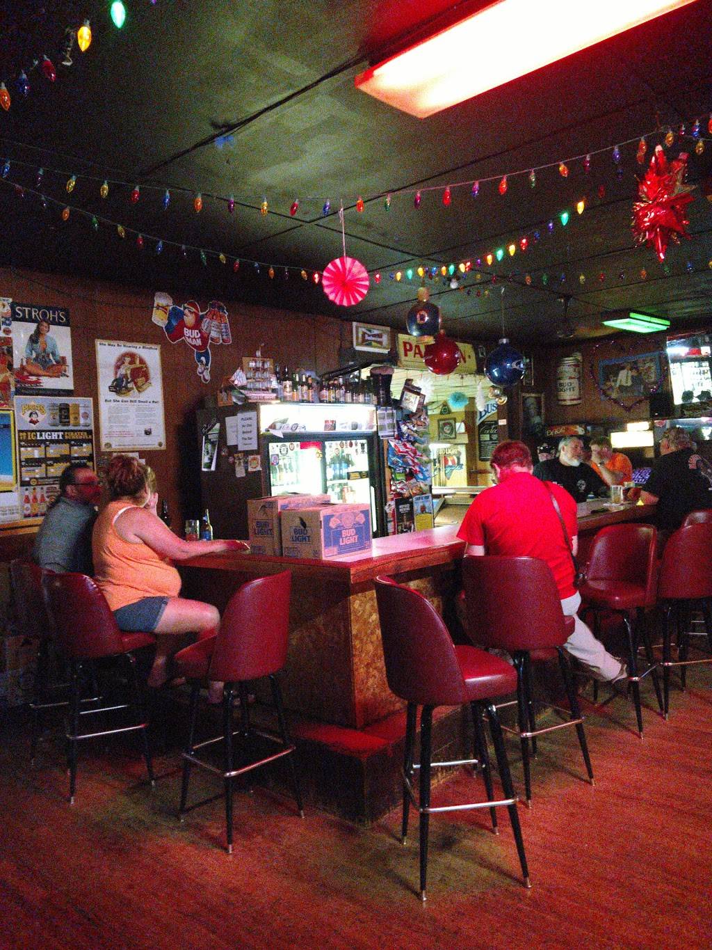 Warsaw Inn | restaurant | 305 Tomlinson Ave, Glen Dale, WV 26038, USA | 3048454410 OR +1 304-845-4410