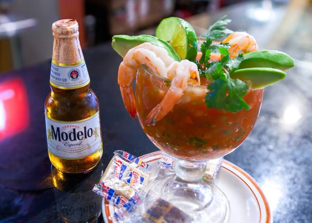 Tacos El Rey De Oro | restaurant | 864 Milwaukee Ave, Libertyville, IL 60048, USA | 8472474433 OR +1 847-247-4433