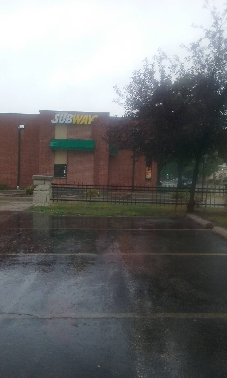 Subway | restaurant | 517 Dousman St, Green Bay, WI 54303, USA | 9204369744 OR +1 920-436-9744