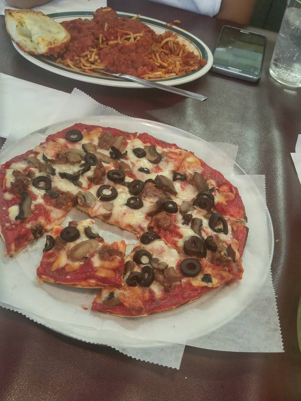 Starlite Pizza | restaurant | 932 E Ireland Rd, South Bend, IN 46614, USA | 5742915757 OR +1 574-291-5757