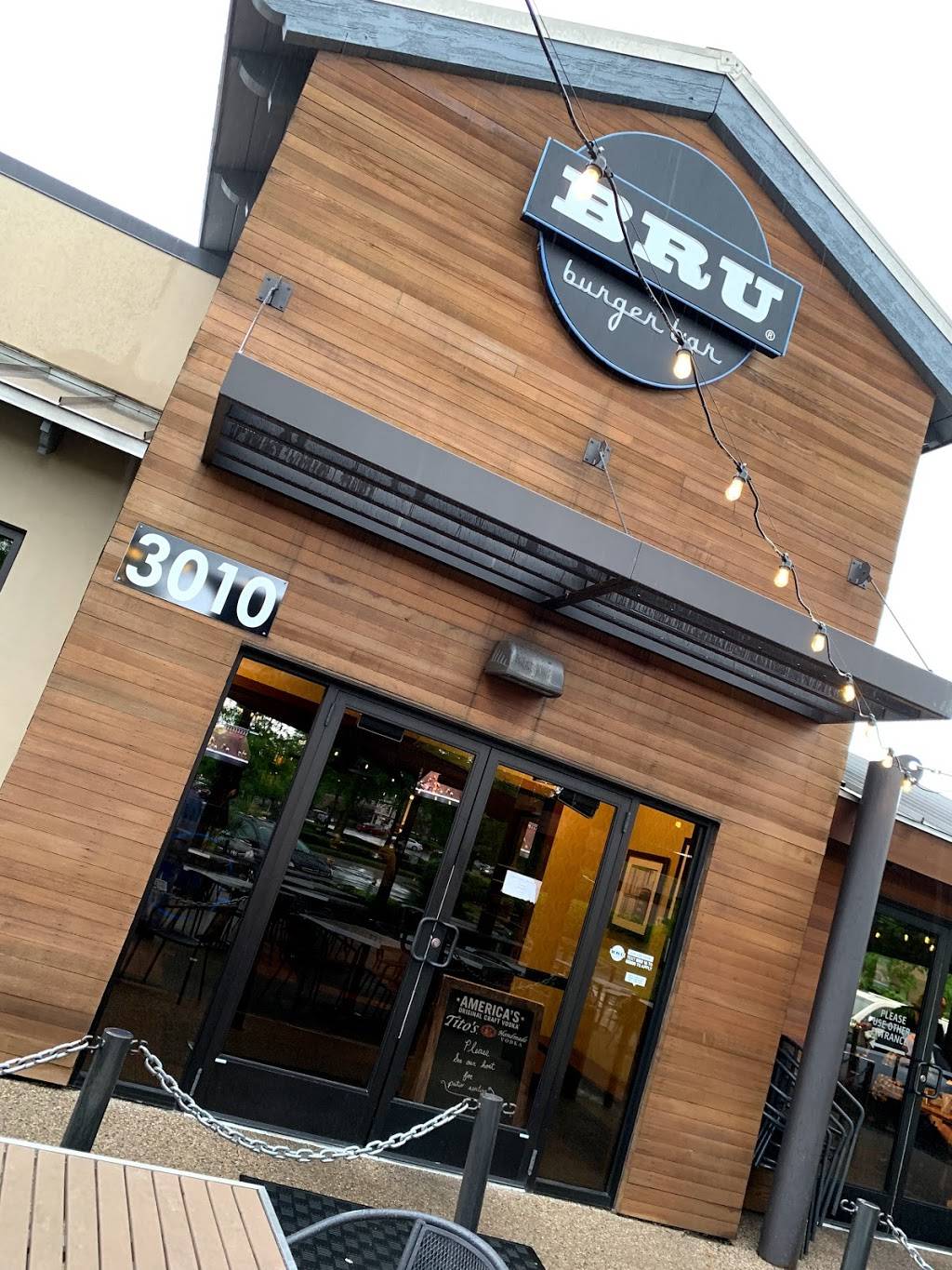 Bru Burger Bar - Lexington | restaurant | 1706, 3010, Lakecrest Cir, Lexington, KY 40513, USA | 8593050082 OR +1 859-305-0082