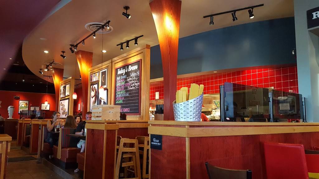 Red Robin Gourmet Burgers and Brews | restaurant | 95 N Moorland Rd, Brookfield, WI 53005, USA | 2626412313 OR +1 262-641-2313