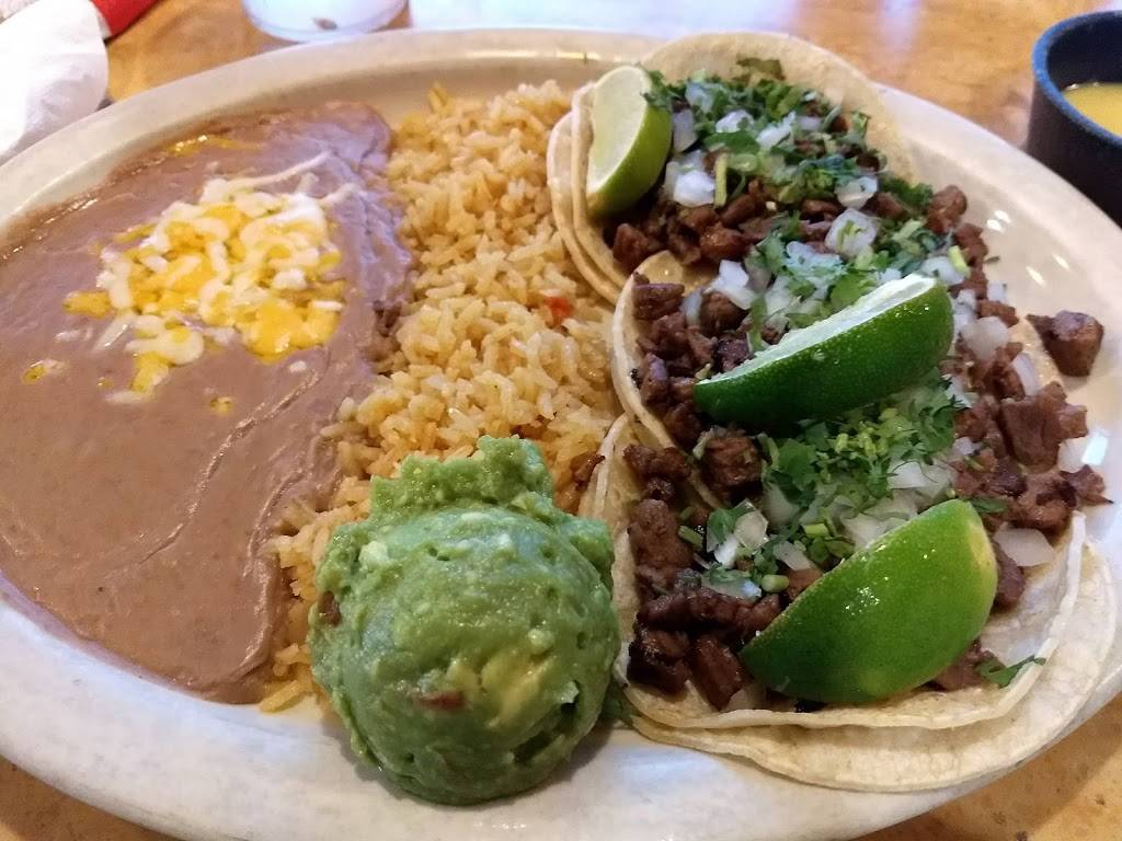 Los Tres Amigos LLC | restaurant | 2002 E Gore Blvd, Lawton, OK 73501, USA | 5802500027 OR +1 580-250-0027