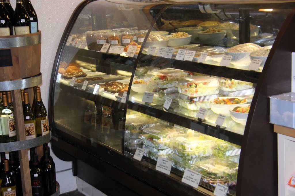 The Shack in the Back By The Bel-Air Restaurant | cafe | 662 N Sepulveda Blvd, Los Angeles, CA 90049, USA | 3104405546 OR +1 310-440-5546