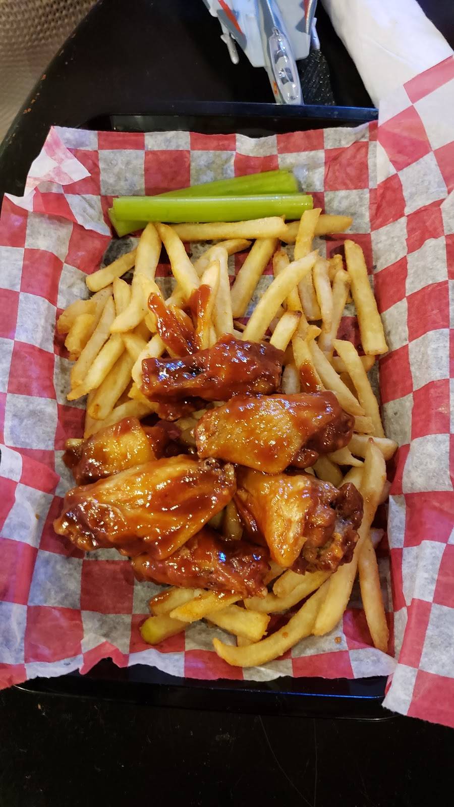 TailGaters | restaurant | 2190 Winchester Rd NE Suite B, Huntsville, AL 35811, USA | 2569291420 OR +1 256-929-1420