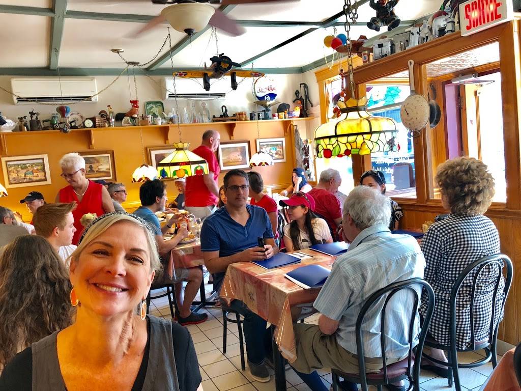 Restaurant des Monts | restaurant | 88 Rue Saint Vincent, Sainte-Agathe-des-Monts, QC J8C 2A7, Canada | 8193268830 OR +1 819-326-8830