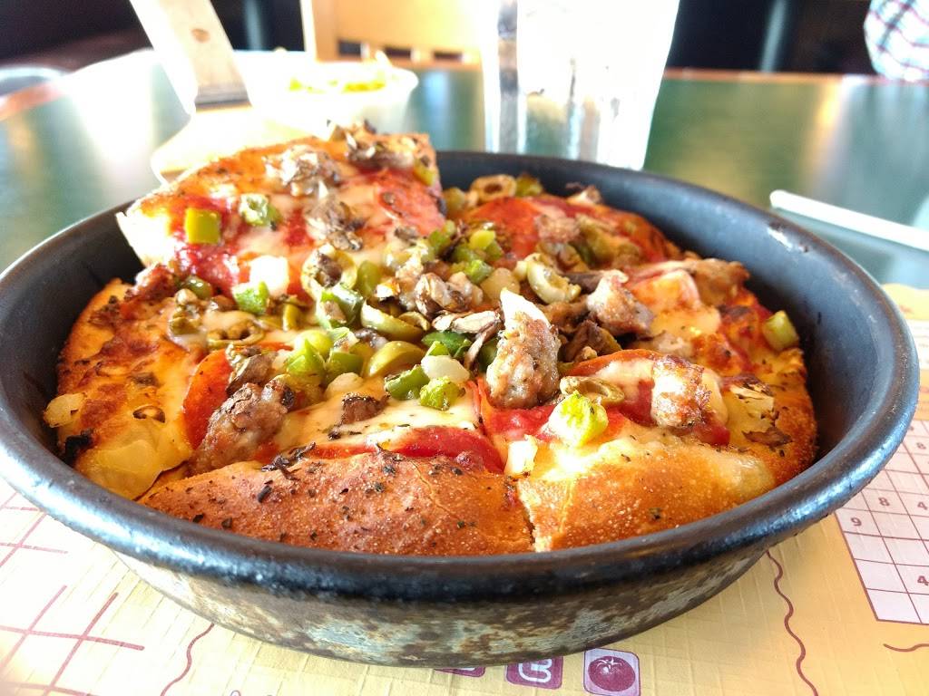 Monicals Pizza | restaurant | 2640 Prairie Crossing Dr, Springfield, IL 62704, USA | 2175467258 OR +1 217-546-7258