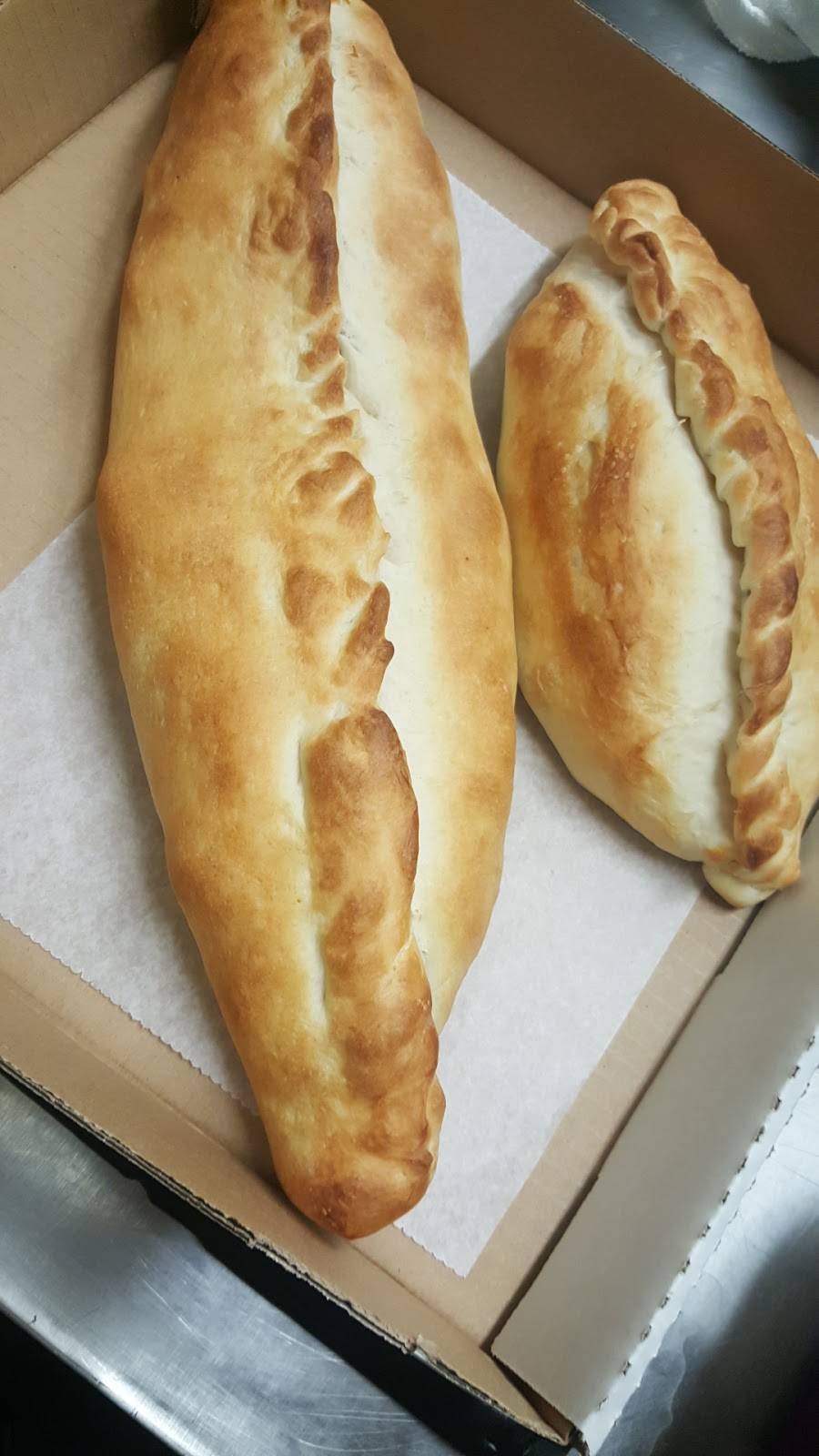 Michaels Pizzeria | restaurant | 2204 4th St, Altoona, PA 16601, USA | 8149412272 OR +1 814-941-2272