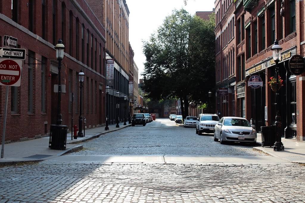 The Smokehouse Tavern | restaurant | 98 Middle St, Lowell, MA 01852, USA | 9784412278 OR +1 978-441-2278