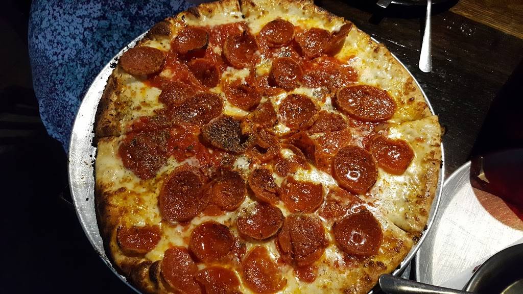 V Pizza & SideCar - Gainesville | restaurant | 115 SE 1 St, Gainesville, FL 32601, USA | 3528887533 OR +1 352-888-7533