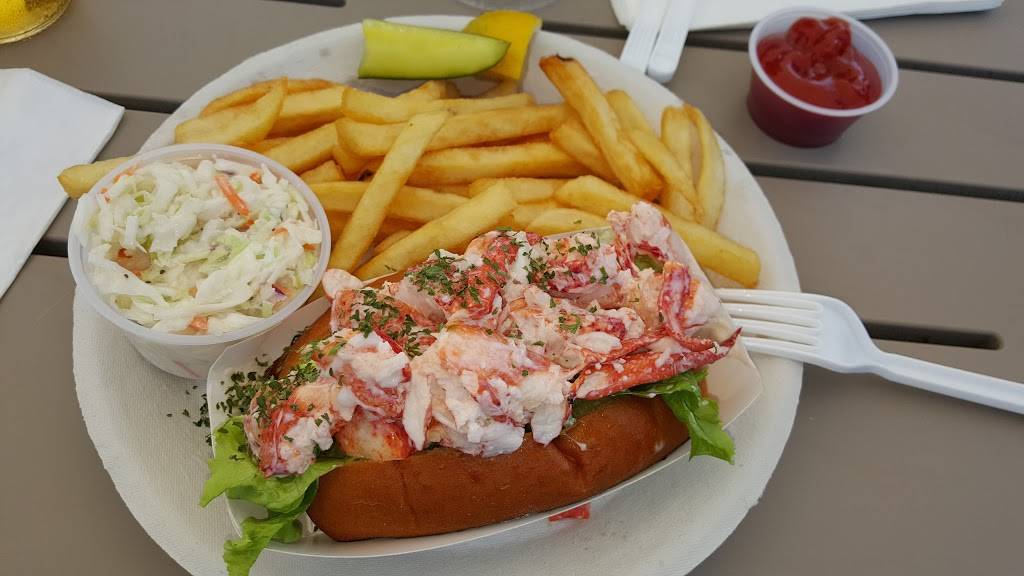 East Wind Lobster and Grille | meal takeaway | 2 Main St, Buzzards Bay, MA 02532, USA | 5087591857 OR +1 508-759-1857