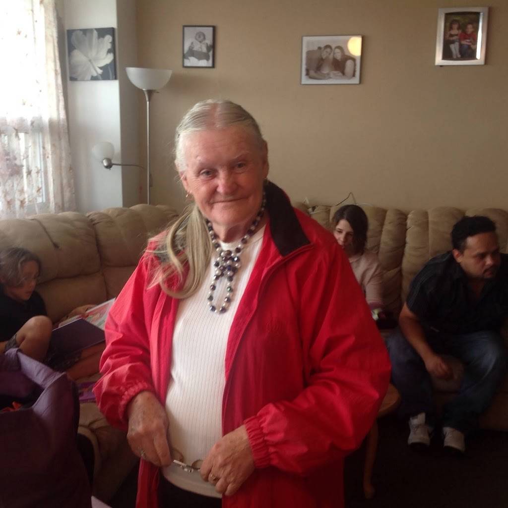 New Banadir Somali Restaurant | restaurant | 2007 Lawrence Ave W, York, ON M9N 3V1, Canada | 4162427058 OR +1 416-242-7058