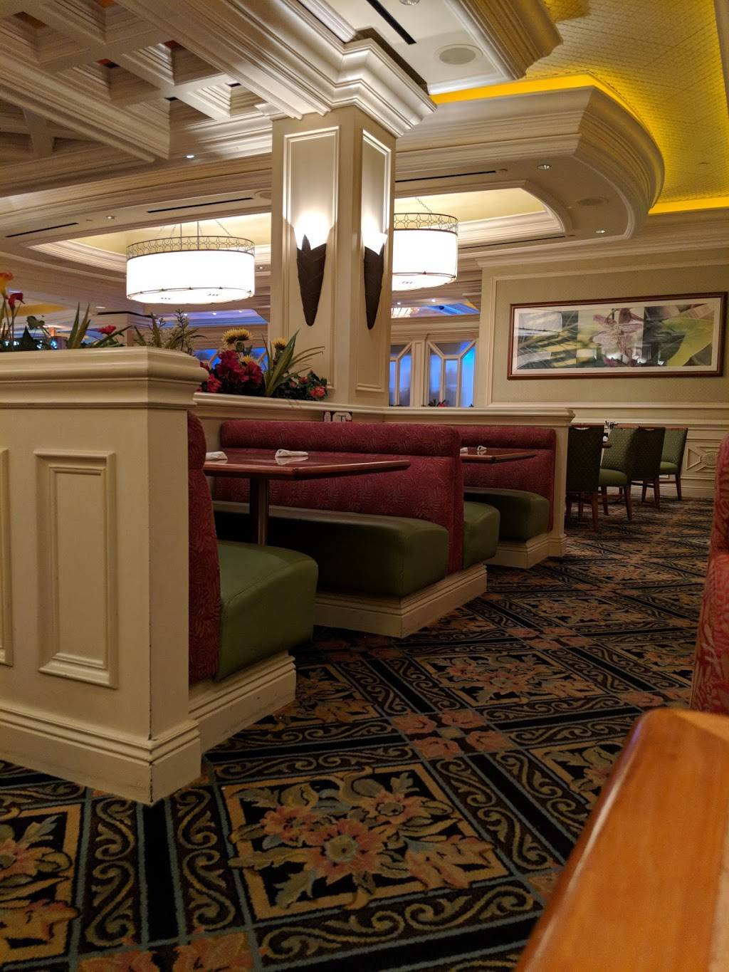 Oasis Buffet | restaurant | 6403, 401 E Amado Rd, Palm Springs, CA 92262, USA | 8889991995 OR +1 888-999-1995