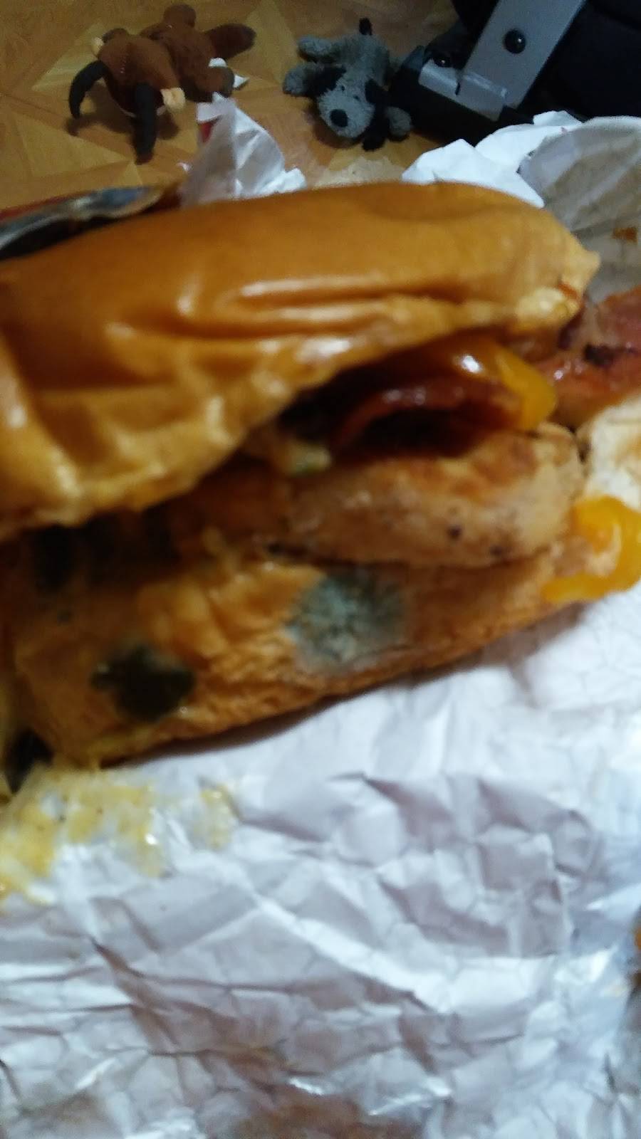 Wendys | restaurant | 1017 W Crawford Ave, Connellsville, PA 15425, USA | 7246283373 OR +1 724-628-3373