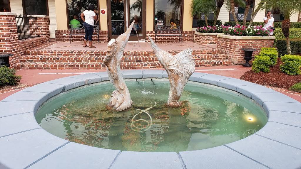 Landrys Seafood House | meal takeaway | 8800 Vineland Ave, Orlando, FL 32821, USA | 4078276466 OR +1 407-827-6466