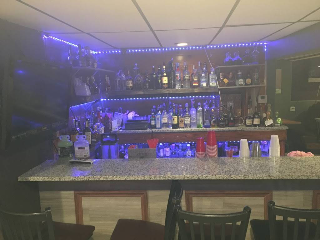 Chill’s bar and grill | restaurant | 2942, 5637 W Grand Ave, Chicago, IL 60639, USA | 7736885799 OR +1 773-688-5799