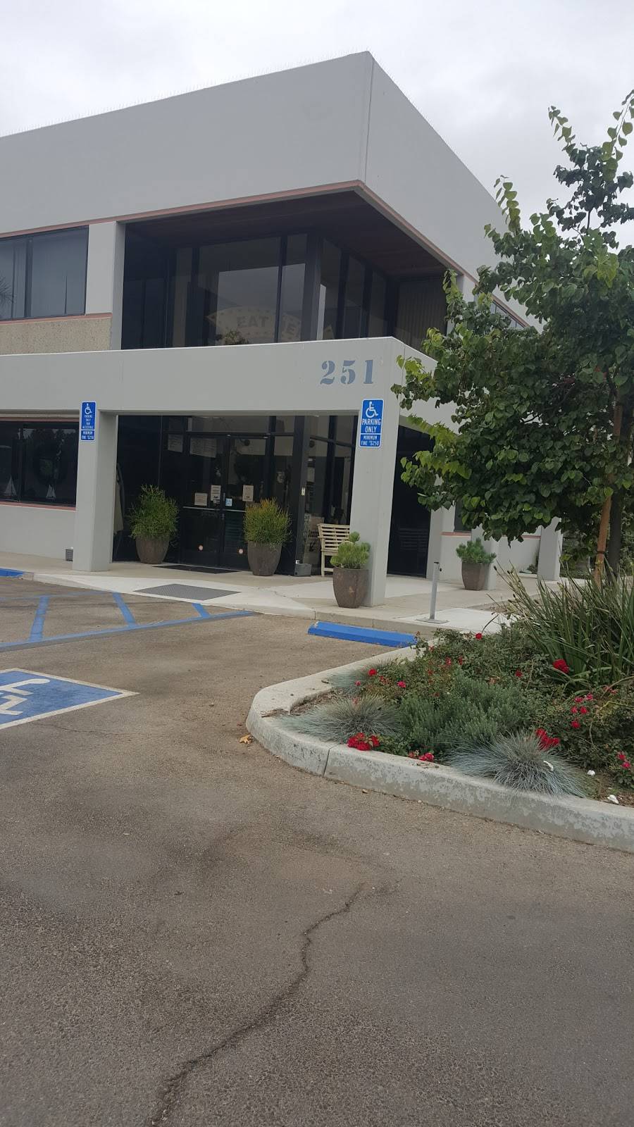 Kanaloa Seafood | restaurant | 5163, 251 Lombard St, Oxnard, CA 93030, USA | 8059665159 OR +1 805-966-5159