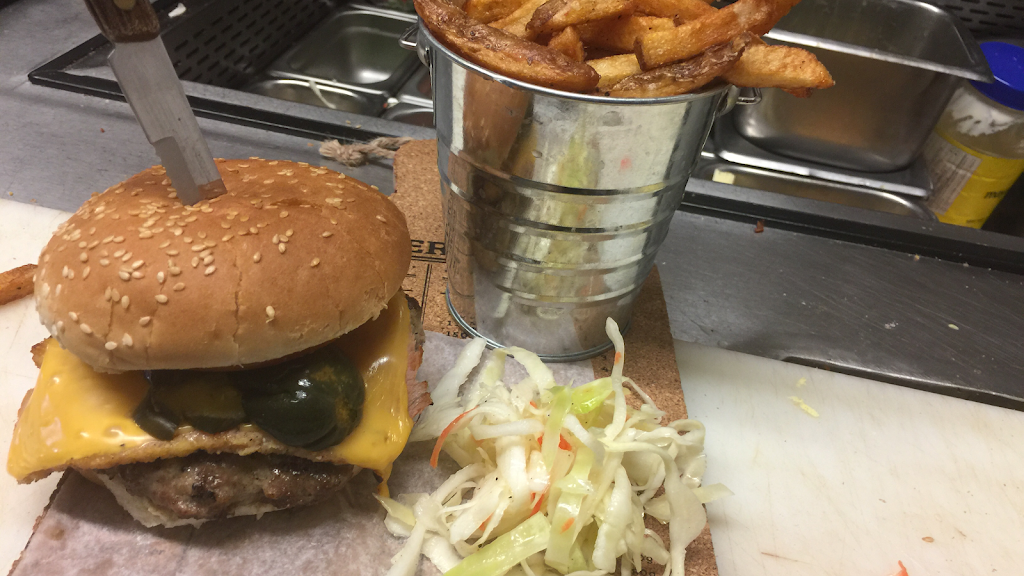 The BarnYard | restaurant | 559 Dundas St, Woodstock, ON N4S 1C7, Canada | 5195372711 OR +1 519-537-2711