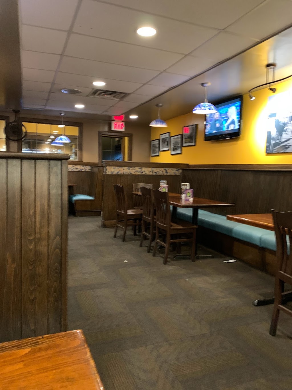 The Crossing Grill & Bar | restaurant | 2690 S 4th Ave, Yuma, AZ 85364, USA | 9287265551 OR +1 928-726-5551