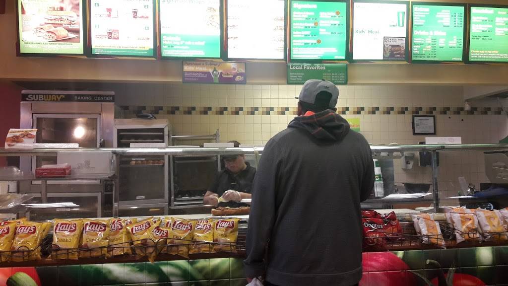 Subway | restaurant | 3302 N Buckner Blvd, Dallas, TX 75228, USA | 2143277627 OR +1 214-327-7627
