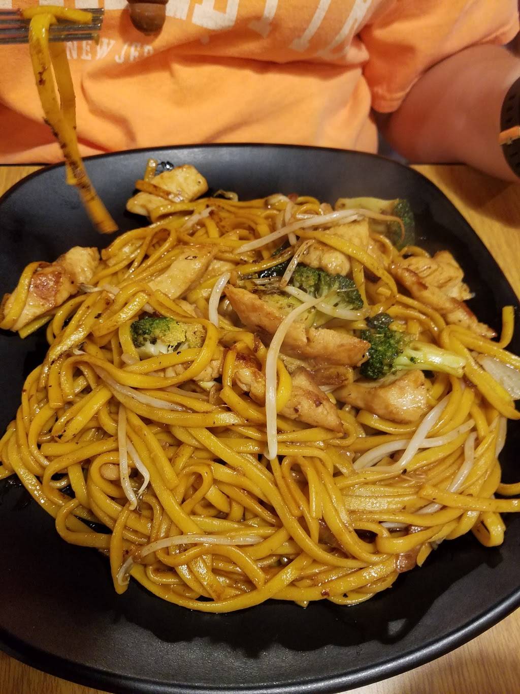 Ah Mah & Son Asian Eatery | restaurant | 4587, 1269 West Ave suite 101, Crossville, TN 38555, USA | 9313370776 OR +1 931-337-0776