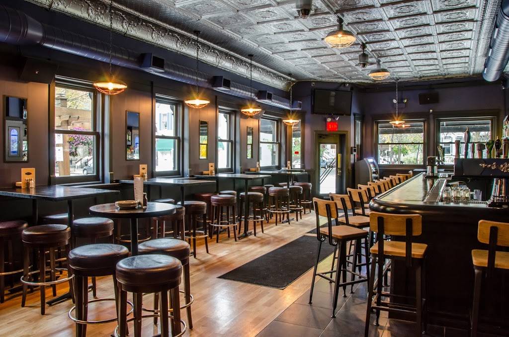 Schoolyard Tavern & Grill | restaurant | 3258 N Southport Ave, Chicago, IL 60657, USA | 7735288226 OR +1 773-528-8226