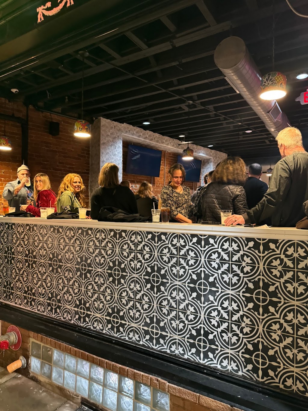 Taqueria Cresta | restaurant | 3743 Midvale Ave, Philadelphia, PA 19129, USA | 2672977382 OR +1 267-297-7382