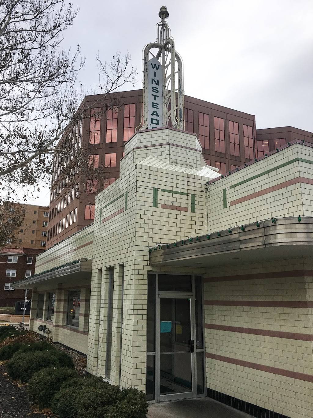 Winsteads Steakburgers | restaurant | 101 Emanuel Cleaver II Blvd., Kansas City, MO 64112, USA | 8167532244 OR +1 816-753-2244