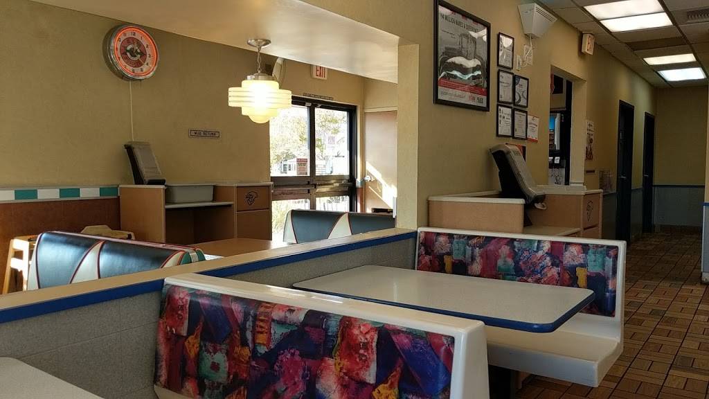 A&W | restaurant | 701 E Washington St, Petaluma, CA 94952, USA | 7077636834 OR +1 707-763-6834