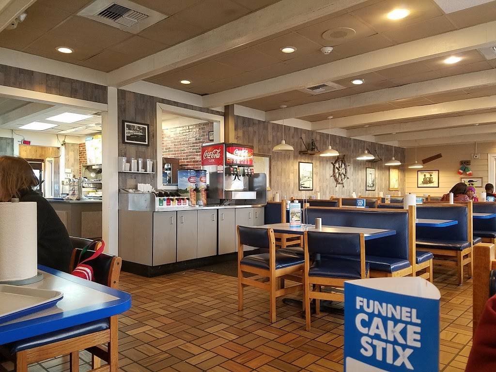 Captain Ds | restaurant | 2008 E Cone Blvd, Greensboro, NC 27405, USA | 3366212280 OR +1 336-621-2280