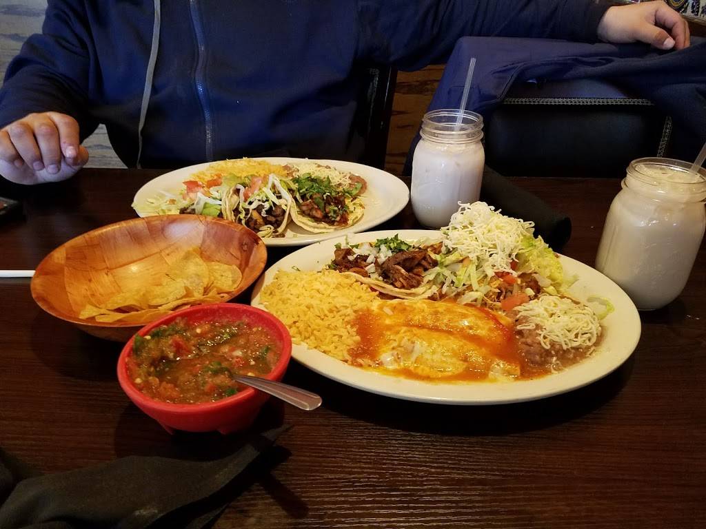 El Garcia Restaurant | restaurant | 7515 N Western Ave, Chicago, IL 60645, USA | 8722087144 OR +1 872-208-7144